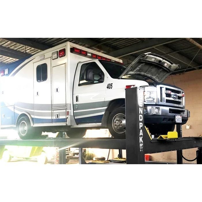 bendpak-heavy-duty-four-post-lift-large-trucks_ssh81bm1id9uhadf.jpg